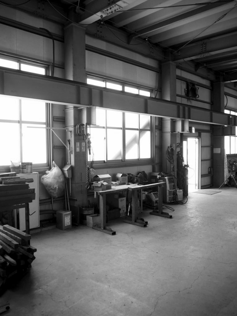 窓際の作業場